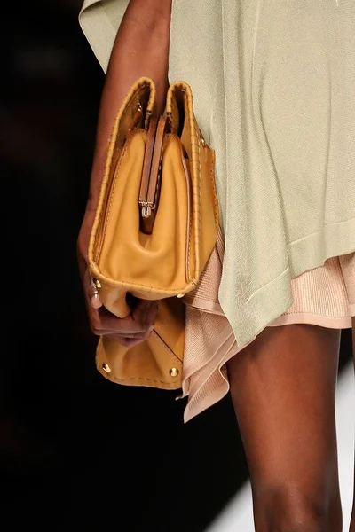 Look 37